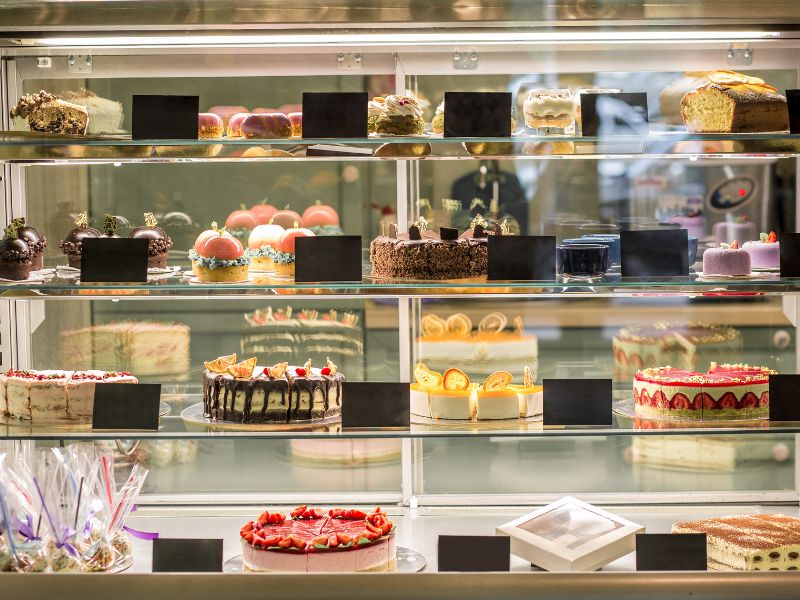 Jak prawidłowo magazynować wyroby cukiernicze – najważniejsze zasady?