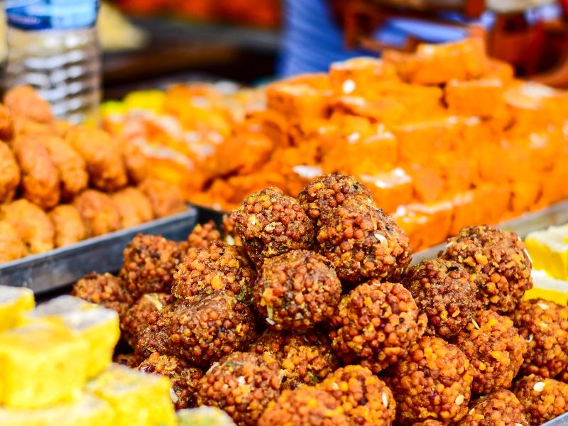 Dlaczego słodycze z zagranicy zyskują popularność w Polsce?